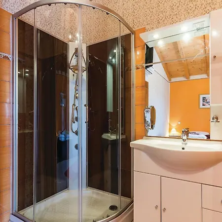 Amazing Home In Rezanci With Wifi *