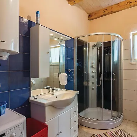 Holiday home Amazing Home In Rezanci With Wifi