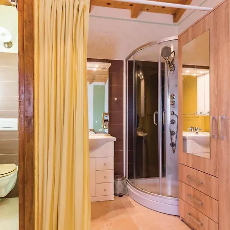 Amazing Home In Rezanci With Wifi *