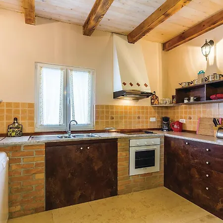 Amazing Home In Rezanci With Wifi