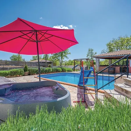 Amazing Home In Rezanci With Wifi Holiday home