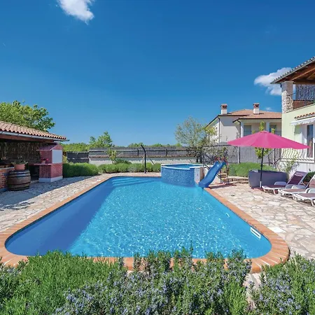 Amazing Home In Rezanci With Wifi Holiday home