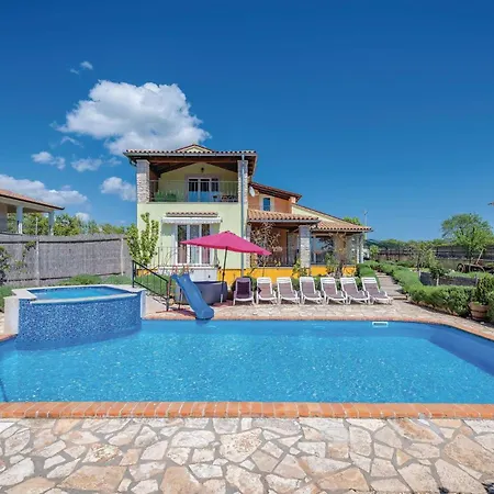 Amazing In With Jacuzzi, Wifi&outdoor Swimming Pool * Režanci