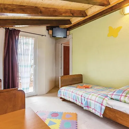 Amazing Home In Rezanci With Wifi Holiday home