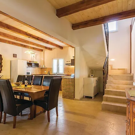 Holiday home Amazing Home In Rezanci With Wifi